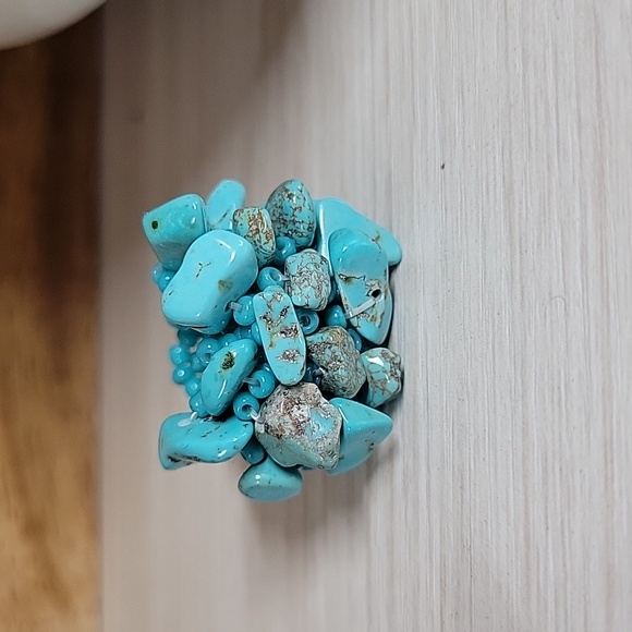 TURQUOISE HOWLITE BEADED RING - Picture 3 of 6